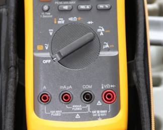 Fluke 87V Industrial Digital Multimeter with Case