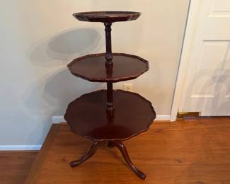 Three Tier Scalloped Display Stand