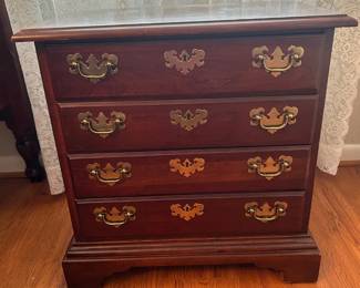American Drew Cherry Finish 4Drawer Bachelors Chest with Brass Hardware