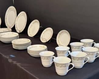 Towne House Golden Regal China with 8 Cups