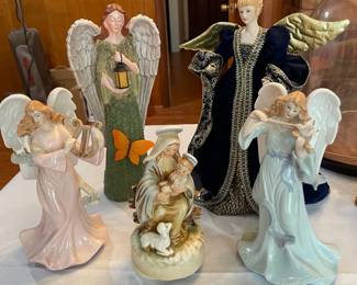 Collection of 5 Decorative Angels  Musical Nativity Figurine  Porcelain, Fabric  Resin