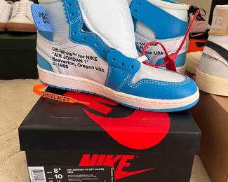 Off-White x Air Jordan 1 Retro High OG "UNC"