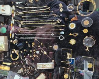 Assorted Gold jewelry 