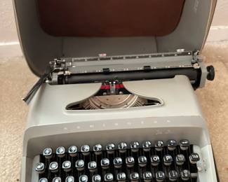 Vintage Remington Typewriter With Case