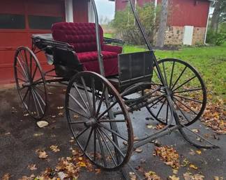 04 Antique HorseDrawn Doctors Buggy
