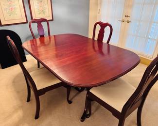 Dining table, two leaves and a total of six chairs