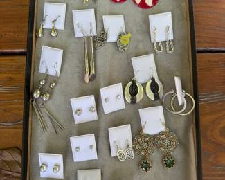 Earrings $10!
