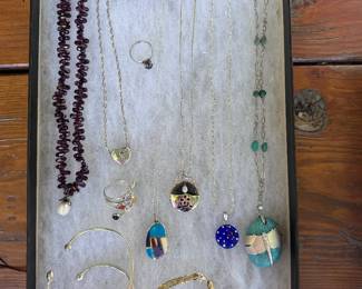 $20 or less! $10 all earrings!