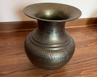 016 Antique Brass Hammered Bulbous Vase