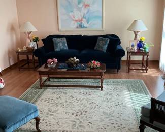 026 Traditional Living Room Furniture Group