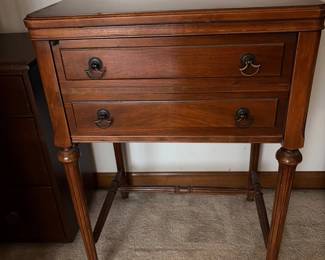 004 Antique Mahogany Sewing Cabinet with Lift Top