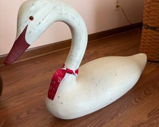 015 Large White Swan Decoy Folk Art Figure