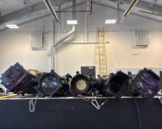 (5) ETC Source Four 750