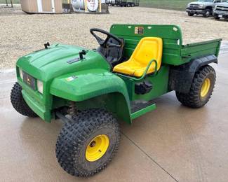 John Deere Gator 4 x 2