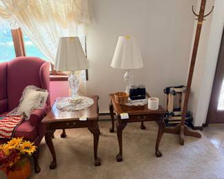 Lamps, end tables 