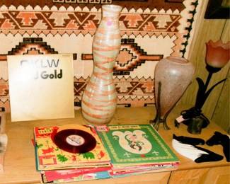 RECORDS VASES