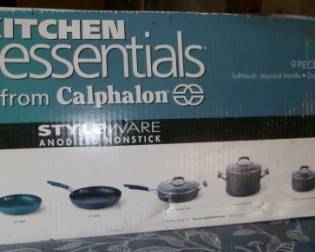 NEW COOKWARE SET