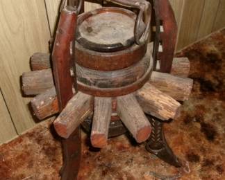 WAGON WHEEL HUB STAND