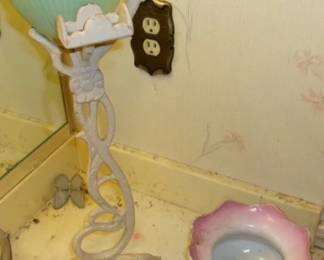 CAST IRON SMOKE STAND SPITOON