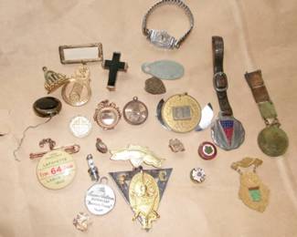 OLD PINS BADGES