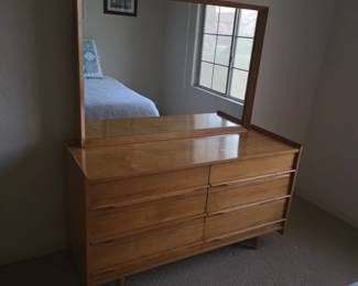 Crawford Furniture MCM Maple Bedroom Set Matching Chest, Six-Drawer Dresser & Framed Mirror.