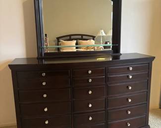 Broyhill 12 Drawer Dresser W Mirror