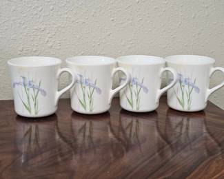 Corning Vintage Iris Coffee or Tea Mugs