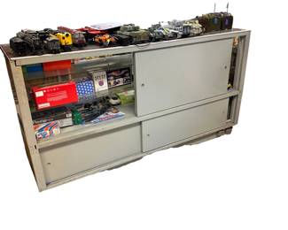 Many display cabinets - Pickup on Monday - Contents not included