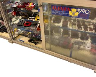 Many display cabinets - Pickup on Monday - Contents not included