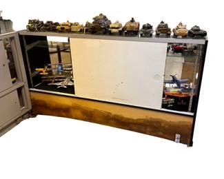 Many display cabinets - Pickup on Monday - Contents not included