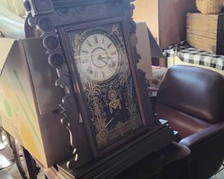 Antique mantle clock