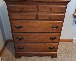 Chest of drawers