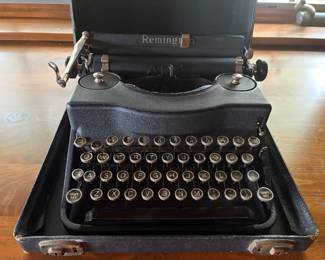 Vintage Remington Typewritter