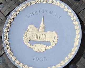 1983 Wedgwood Jasperware Christmas Plate