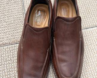Men's Johnston & Murphy Sheepskin Leather Loafers 10.5 - Estate Sales Warehouse (GR)