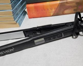 Revlon Perfect Heat 1" Ceramic Digital Flat Iron