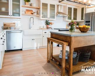 Malibu White Shaker Cabinets, solid wood with dovetail joints. Still in box 