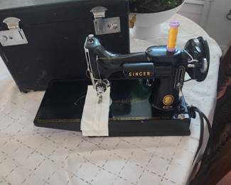 Featherweight Sewing Machine 