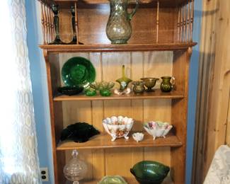 Oak bookcase, green glassware