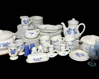 Pfaltzgraff Yorktowne Blue White Dish Set