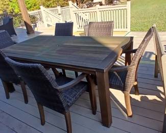 Outdoor table with 6 chairs
