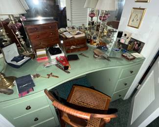 pretty vanity
