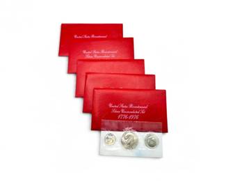 8 Five1976SBicentennialSilverUncirculatedCoinSets