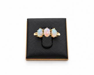 18 14KGoldThreeStoneWhiteOpalRingSize827g