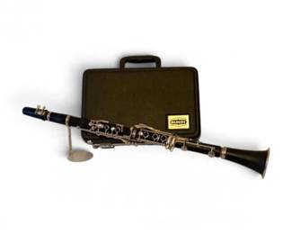 157 BundyClarinetwHardCaseAccessories3NewReeds