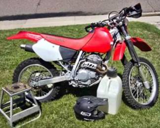 Lot #J2 2004 Honda XR250 Dirt Bike – Starts & Runs – Clean Title – 250cc 4-Stroke Off-Road Dirt Bike