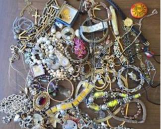 Lot #101 Treasure Hunter’s Jewelry Collection – Sterling Silver, Possible Gold & Gold-Filled, Vintage & Costume Jewelry