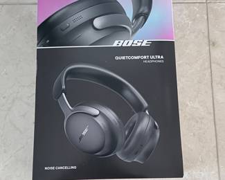 Lot #H49 Bose QuietComfort Ultra Wireless Noise Cancelling Over-Ear Headphones with Case & Box