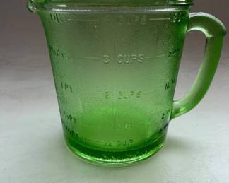 DEPRESSION GLASS 