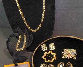 Sara Coventry Pieces Vintage Signed Brooches, Pendants & Statement Ring Set